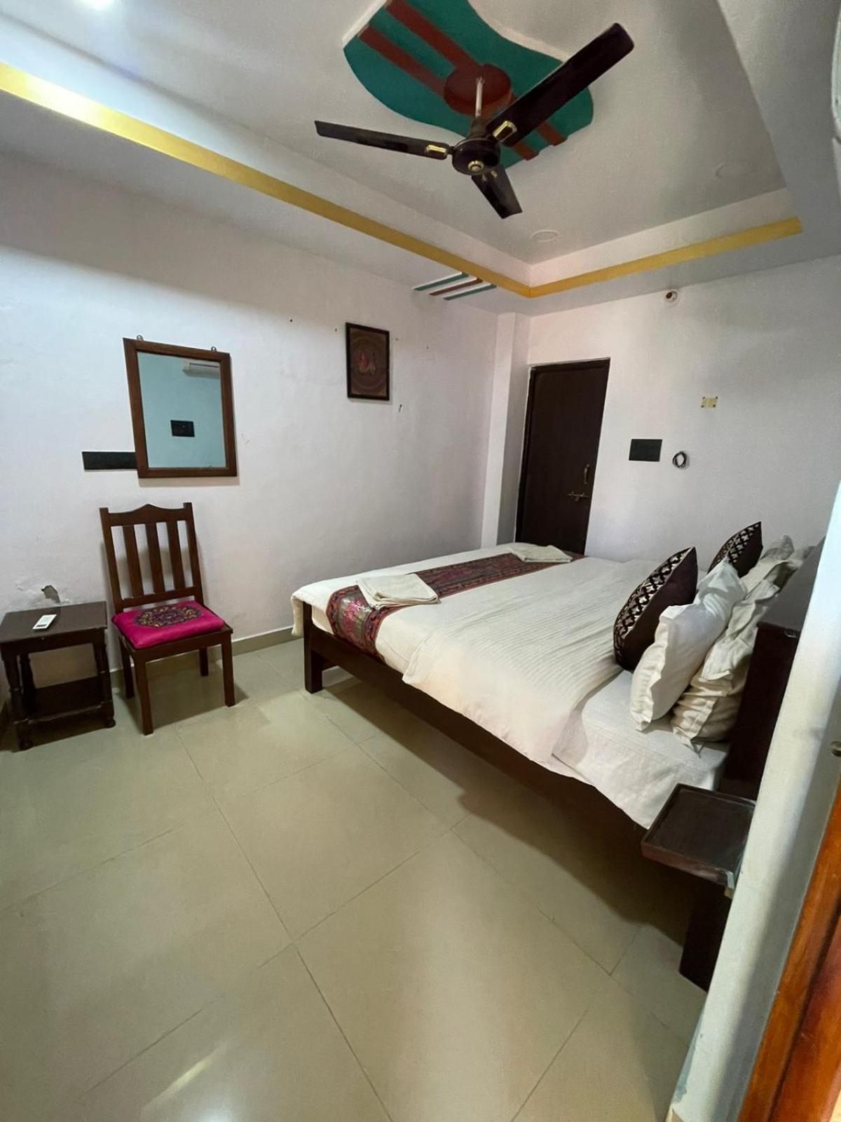 Hotel Neem Haveli Jaisalmer Bagian luar foto
