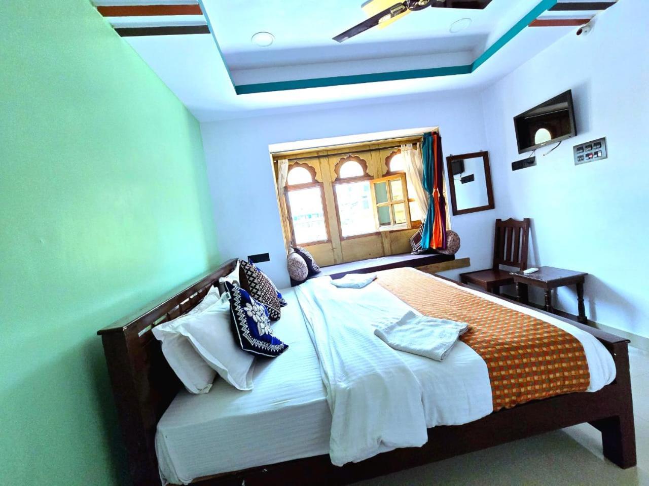 Hotel Neem Haveli Jaisalmer Bagian luar foto